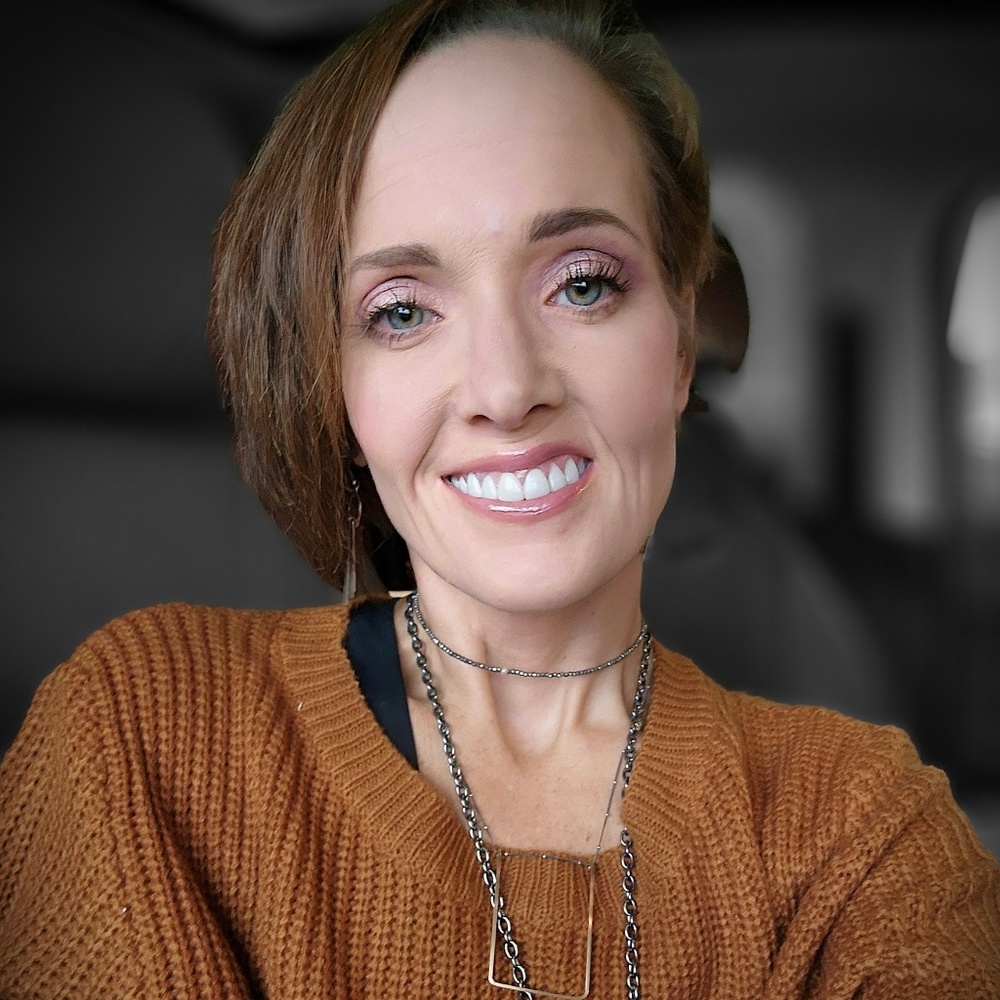 Meet your Posher, Leslie